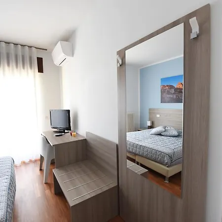 Central Holiday Homes Apartmán *