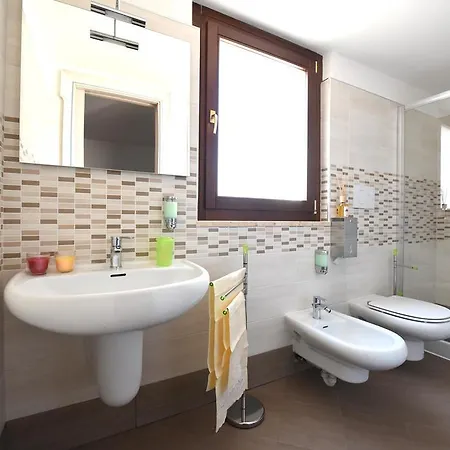 Central Holiday Homes *